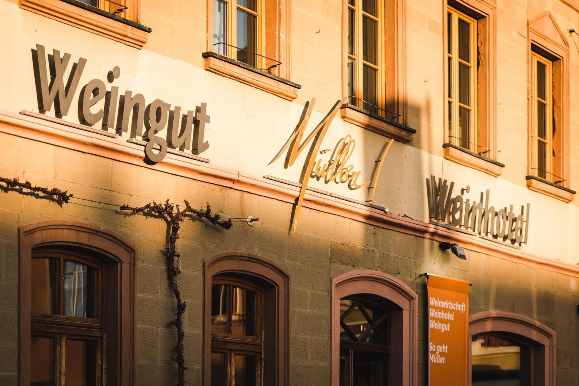 Mueller! Das Weingut & Weinhotel Хаммельбург Экстерьер фото